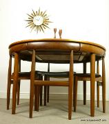 Hans Olsen Frem Rojle table chairs